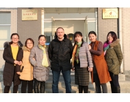 俄羅斯客戶(hù)和公司客戶(hù)經(jīng)理合影